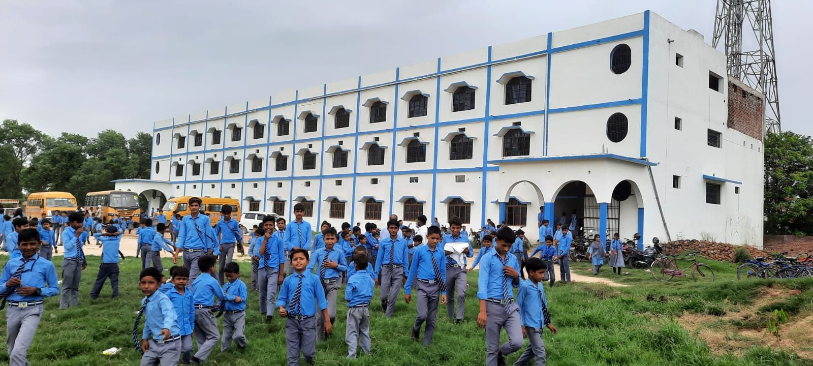 School at lunch time